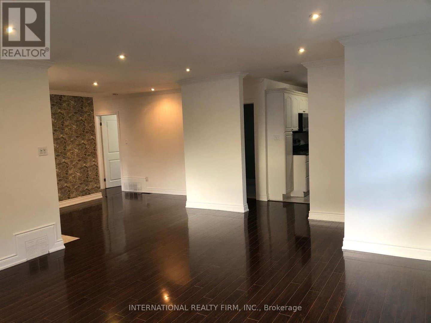 55 kenton Drive - Photo 4