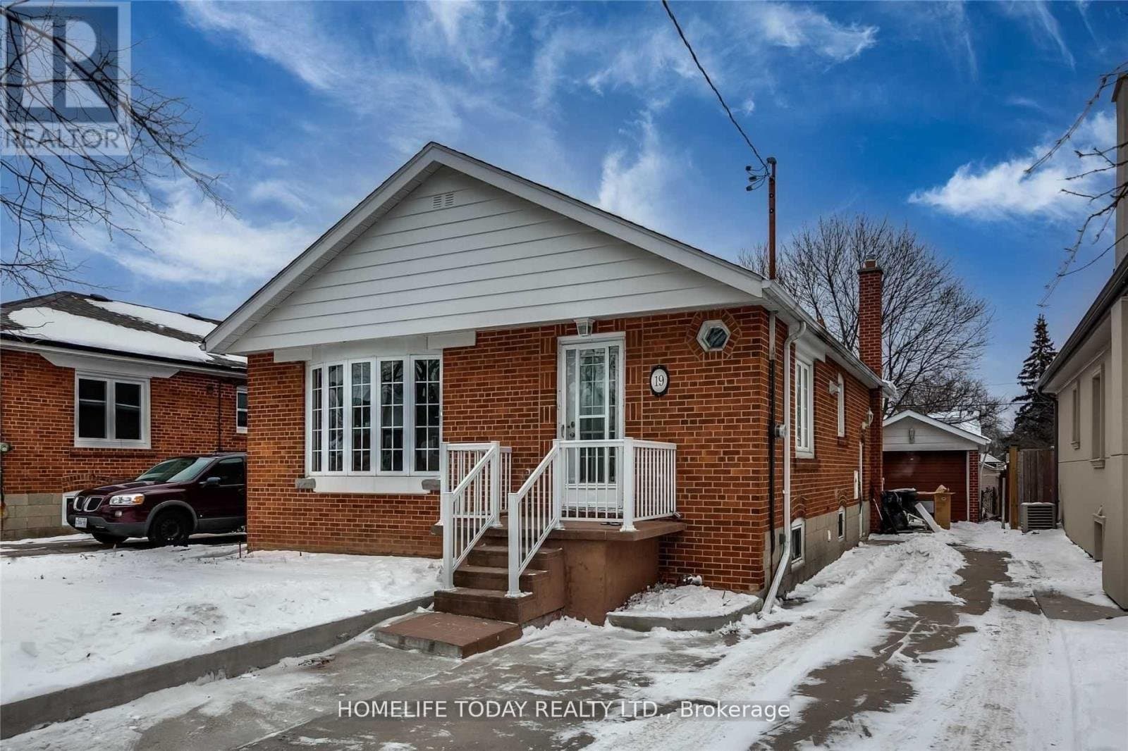 19 Bardwell Crescent - Photo 1