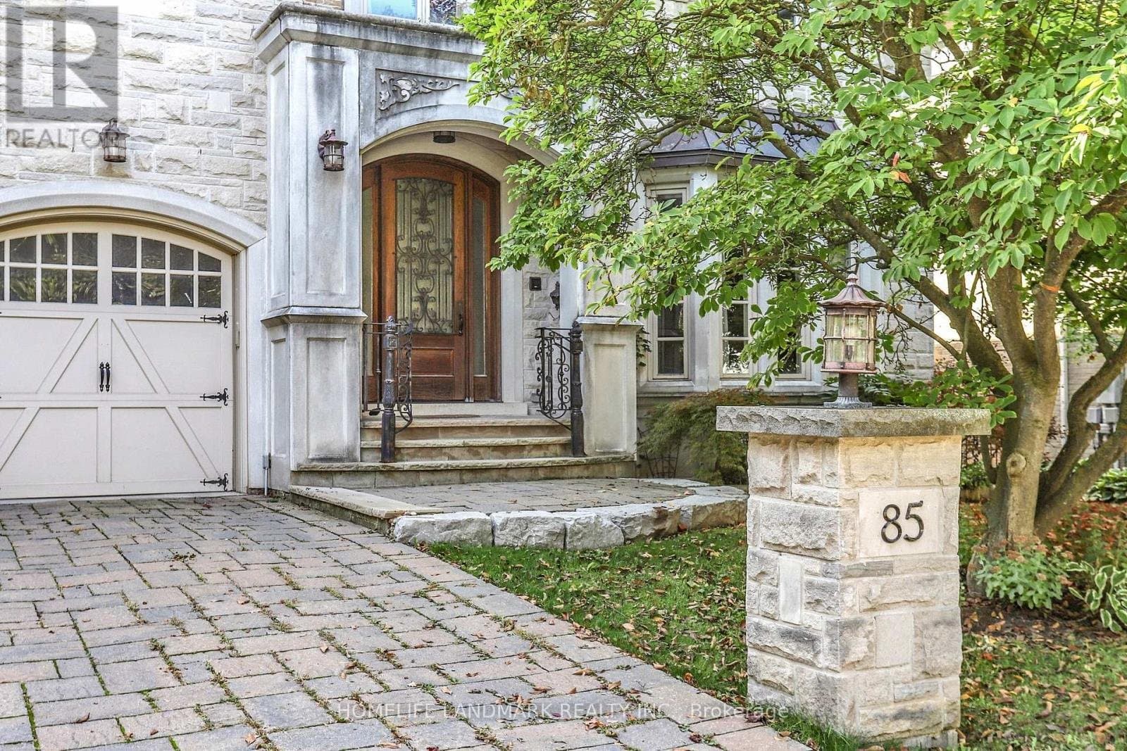 85 Aldershot Crescent - Photo 2