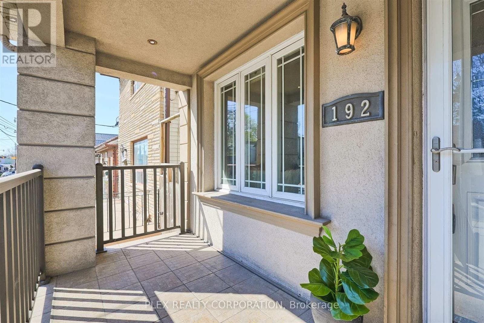 192 Coxwell Avenue - Photo 2