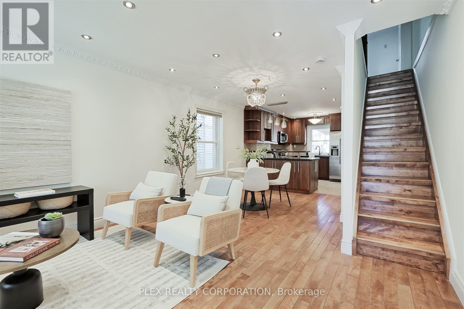 192 Coxwell Avenue - Photo 3