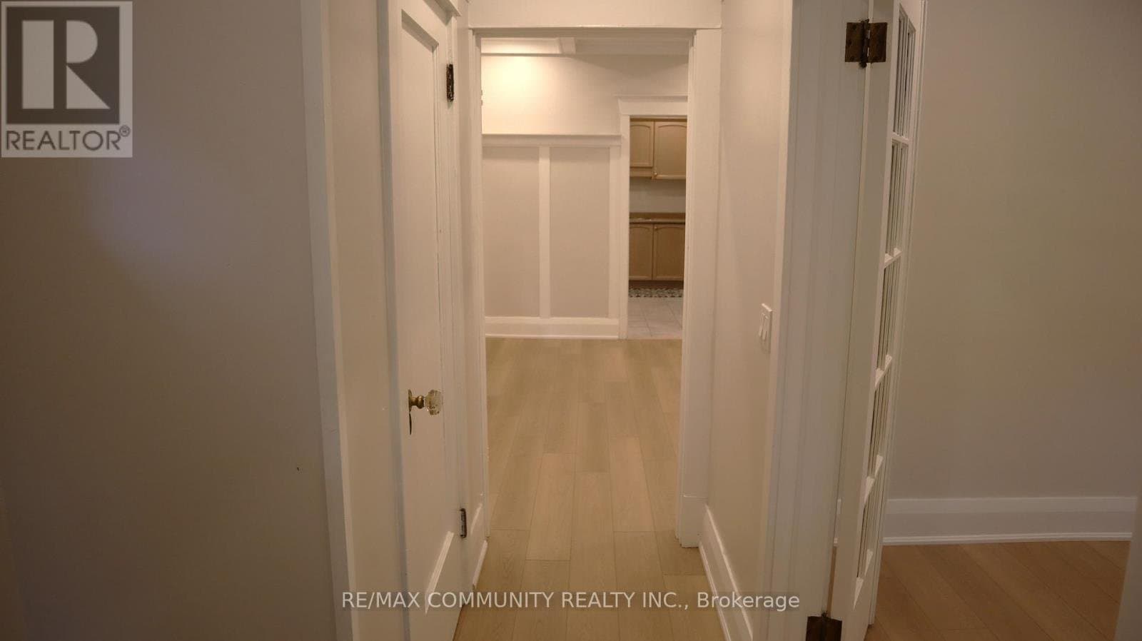 731 Coxwell Avenue - Photo 2