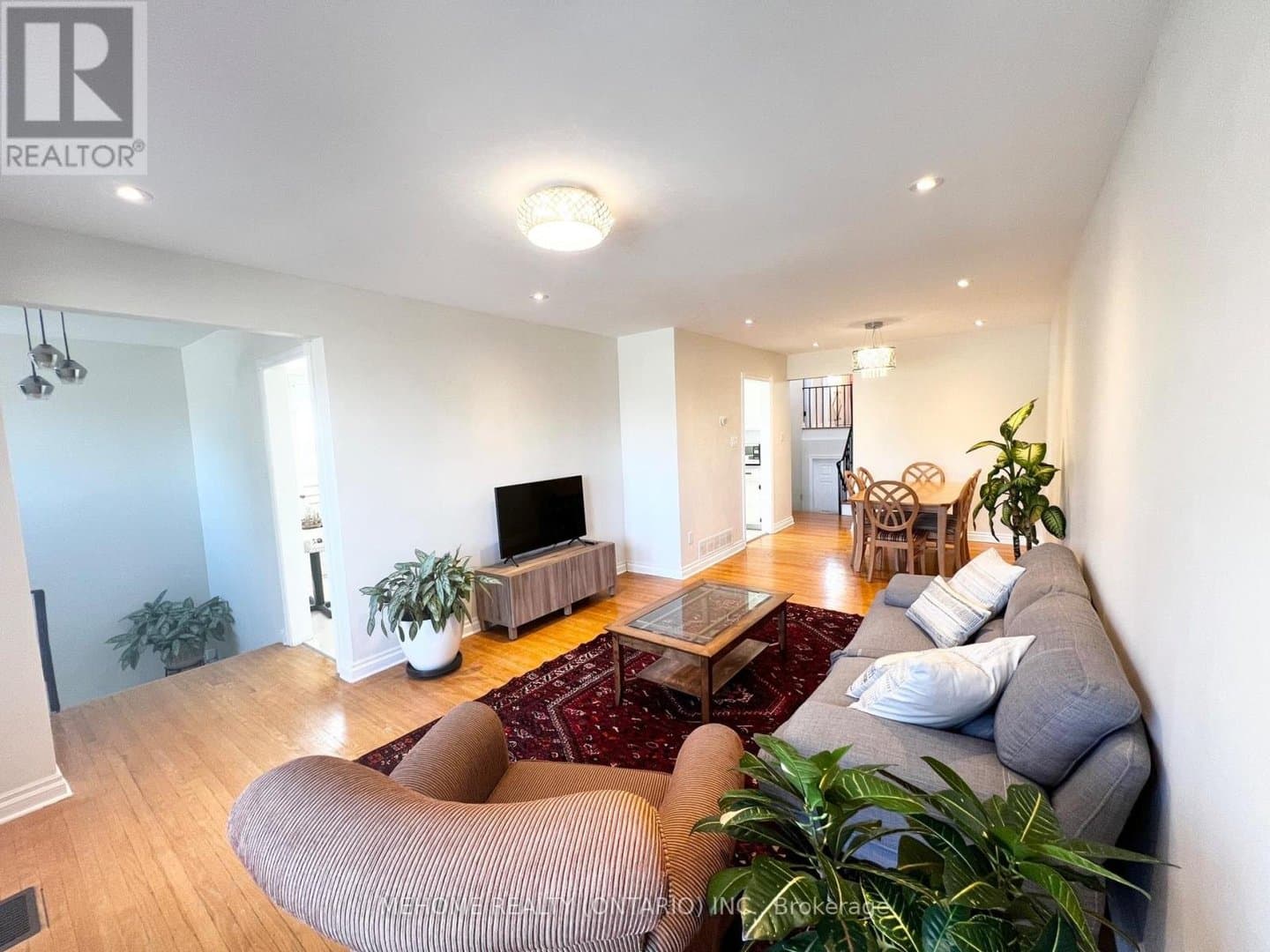 126 Edmonton Drive - Photo 3
