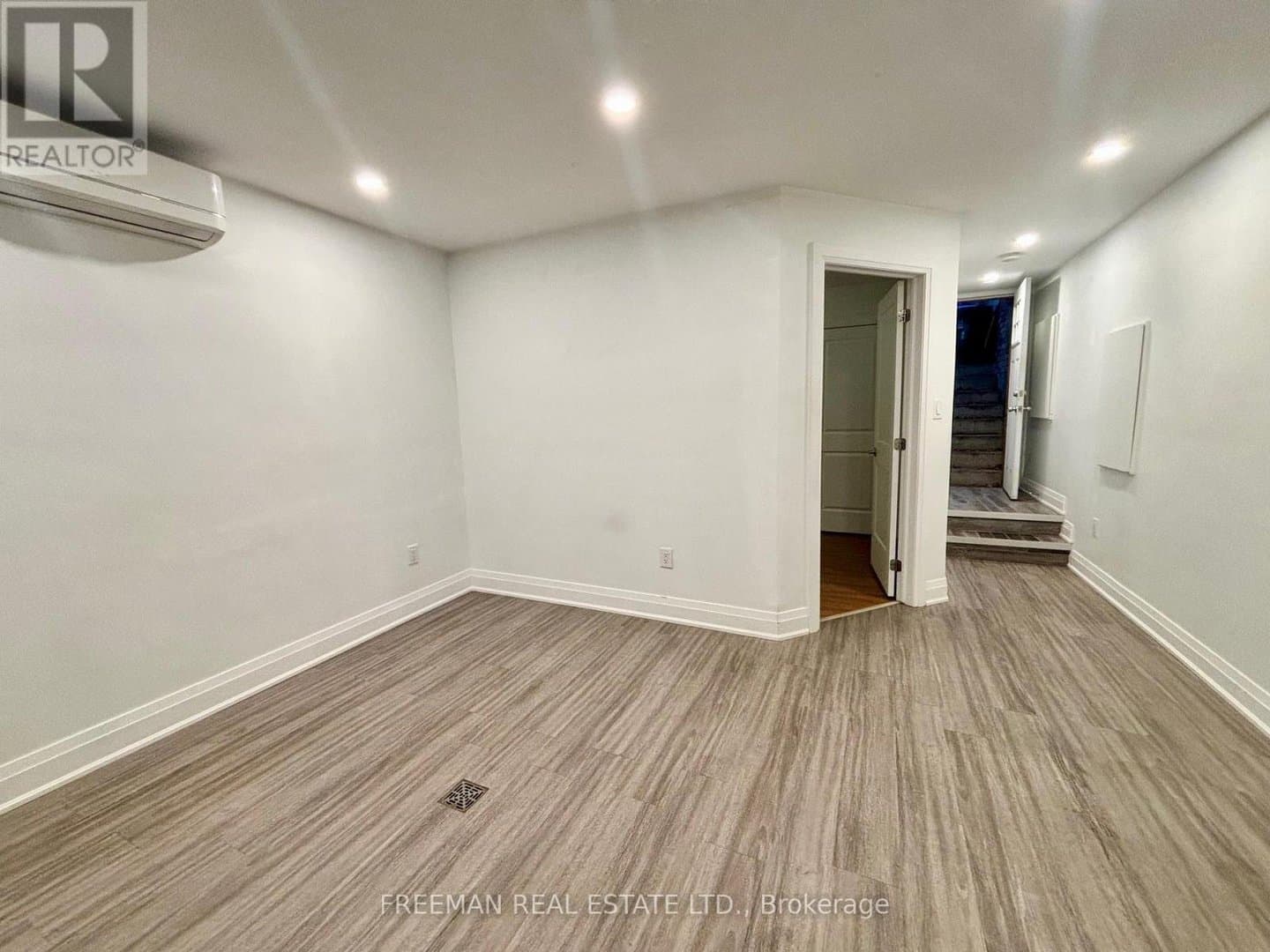 340 Howland Avenue - Photo 2
