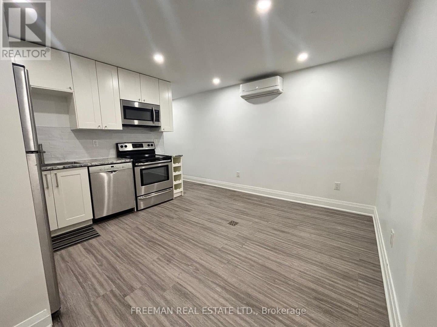 340 Howland Avenue - Photo 3