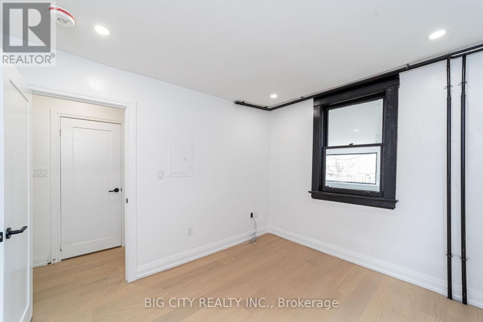 69 Oakwood Avenue - Photo 2