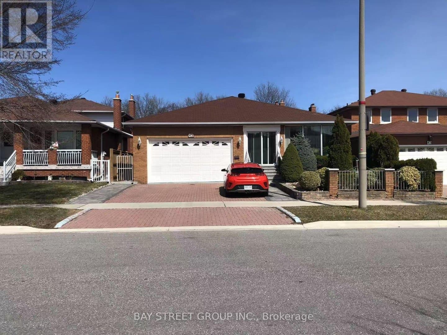 45 PINEWAY Boulevard