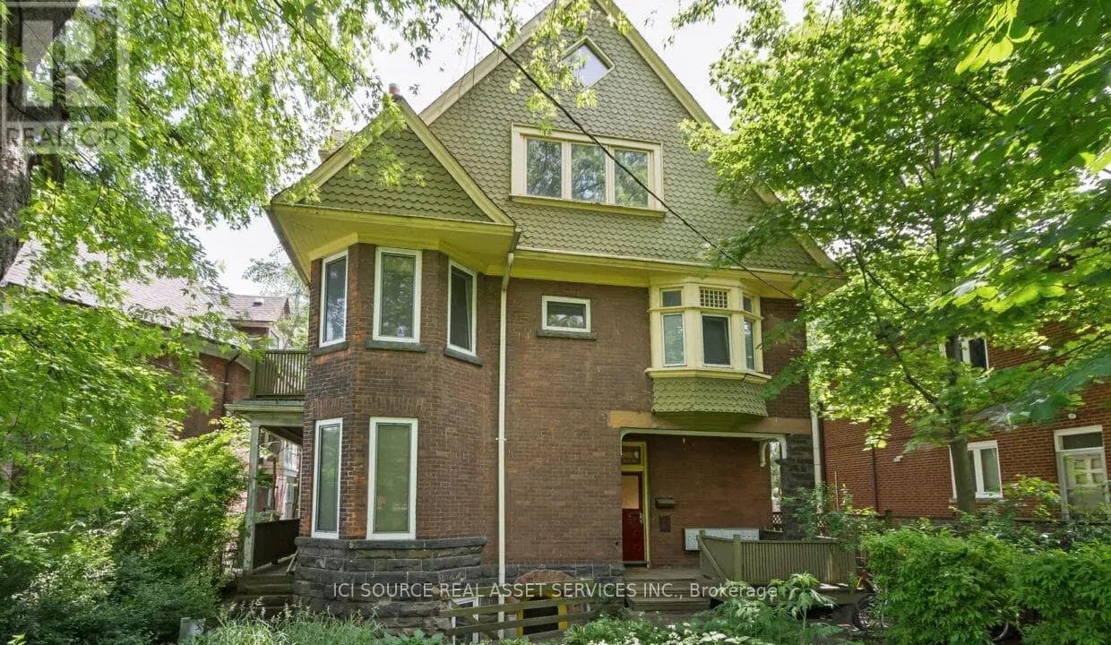 2 Bellwoods Park - Photo 1