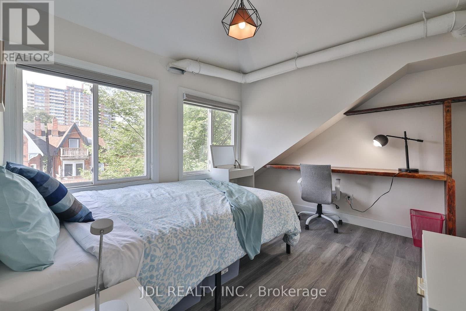 5 Sorauren Avenue - Photo 2