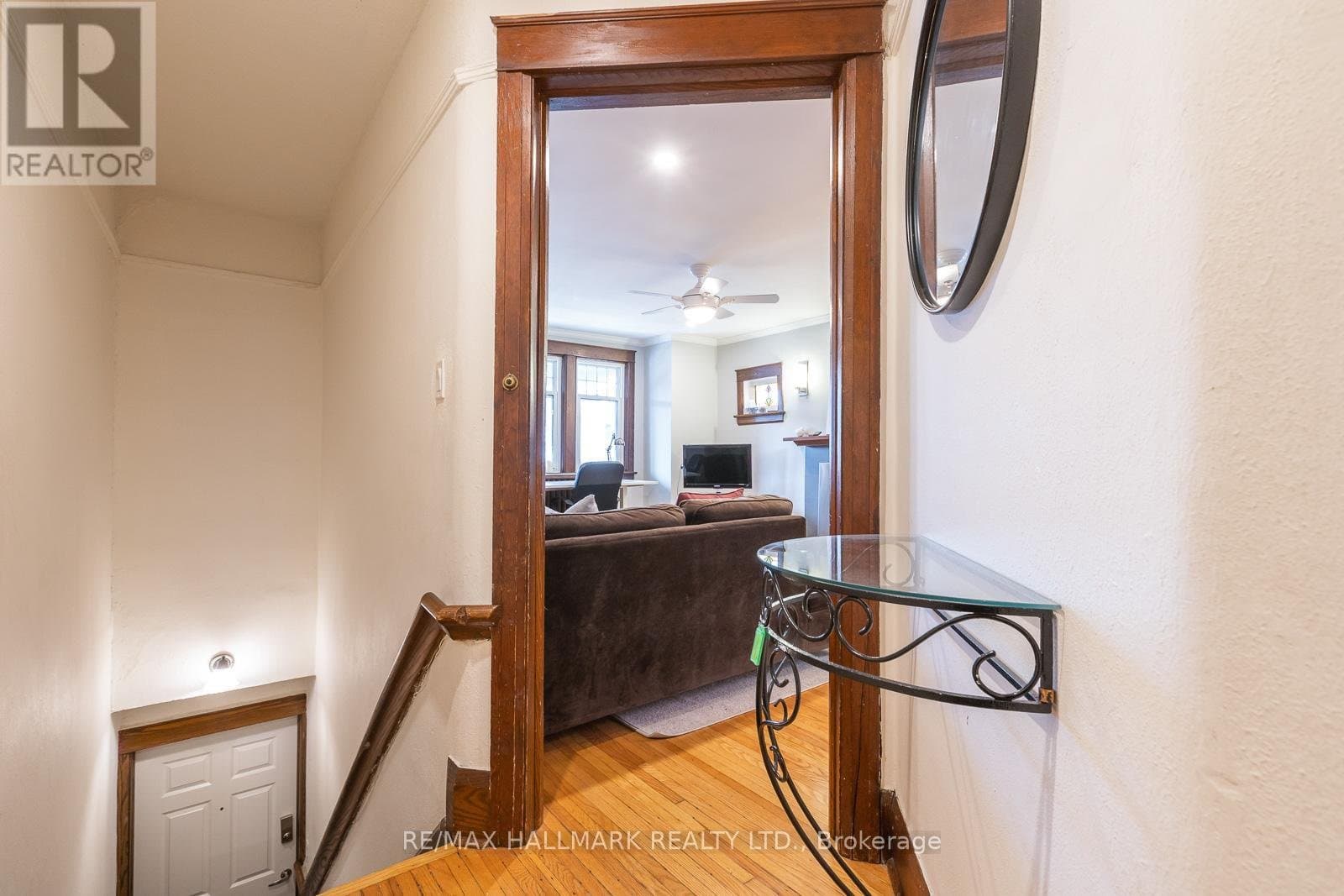 27 Hammersmith Avenue - Photo 2