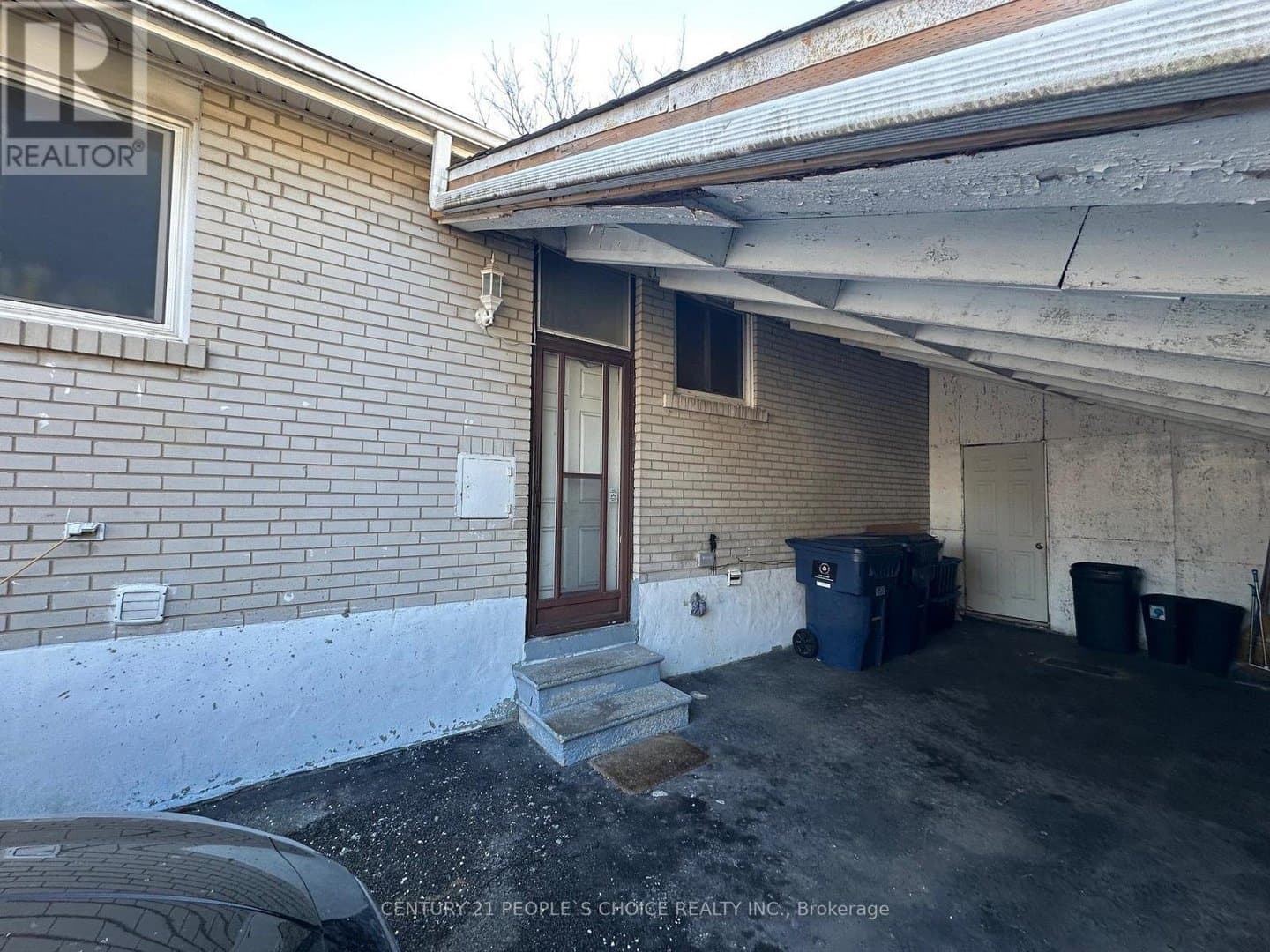 142 Silverstone Drive - Photo 2