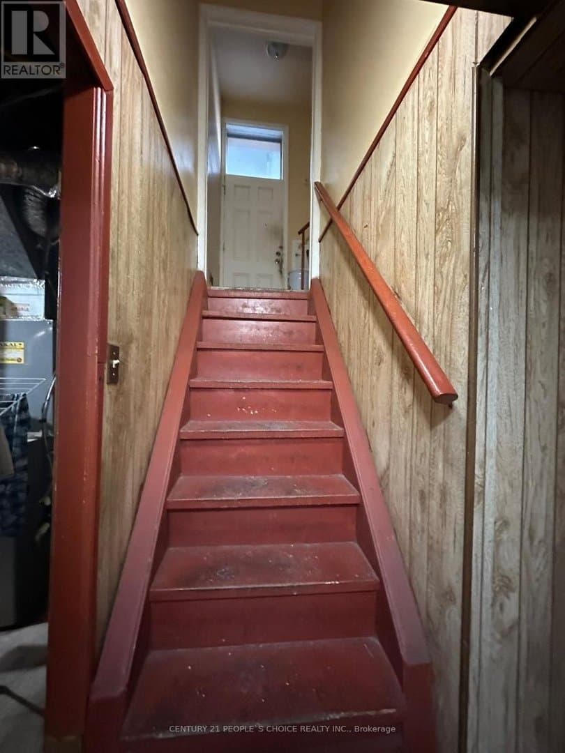 142 Silverstone Drive - Photo 3