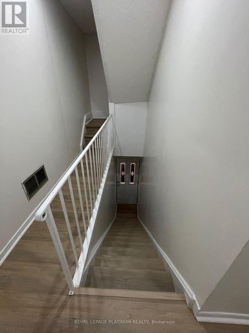 700 Brock Avenue - Photo 4