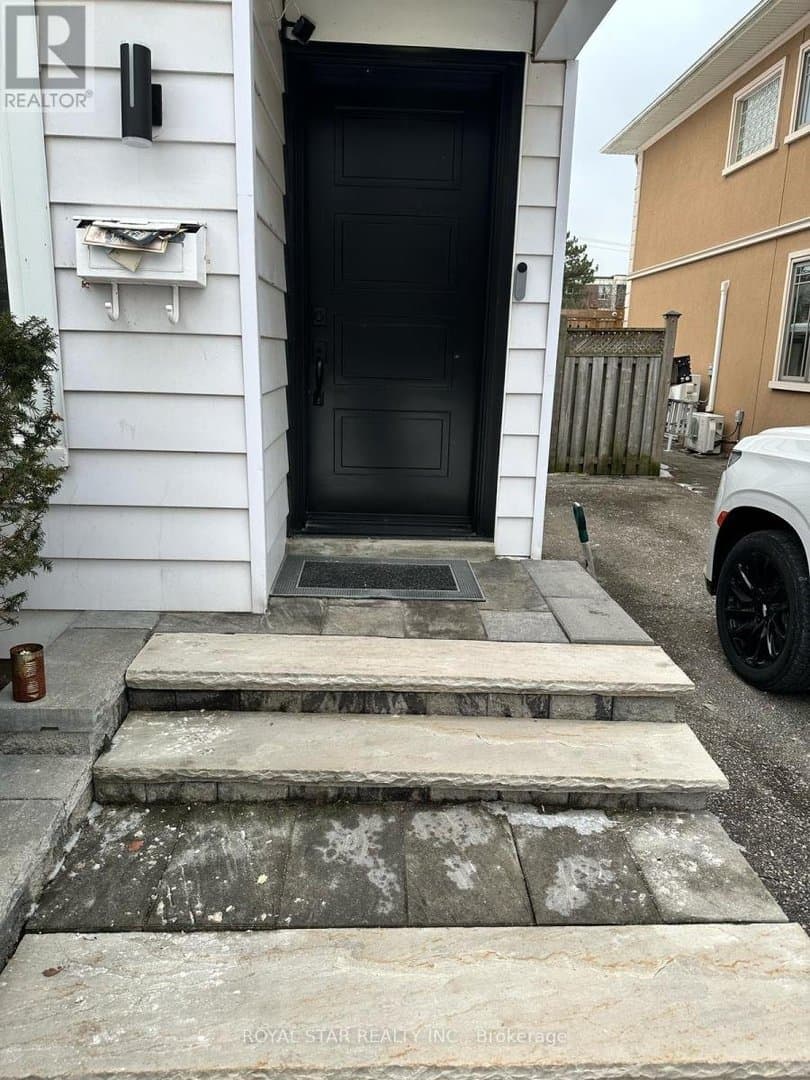 9 Roycrest Avenue - Photo 3