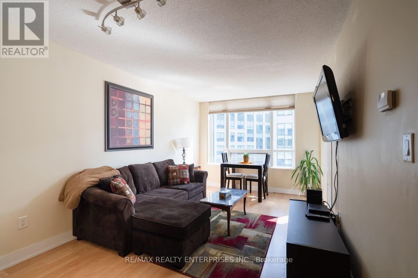 20 Blue Jays Way - Photo 1