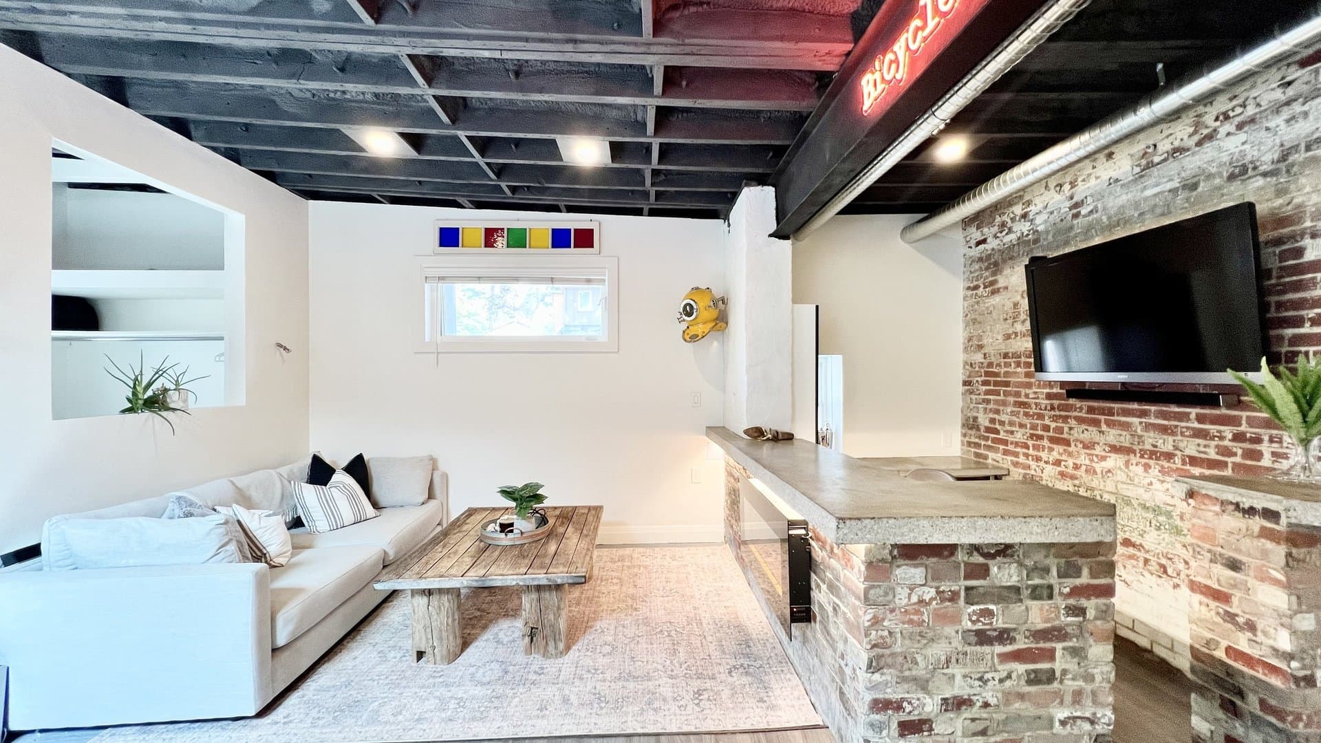 1233 Dundas Street East - Photo 1