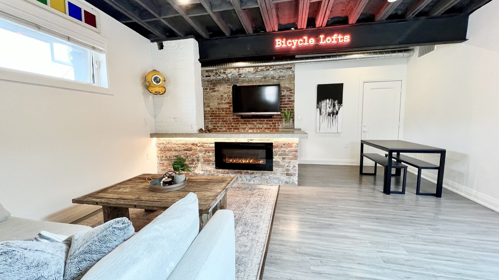 1233 Dundas Street East - Photo 3