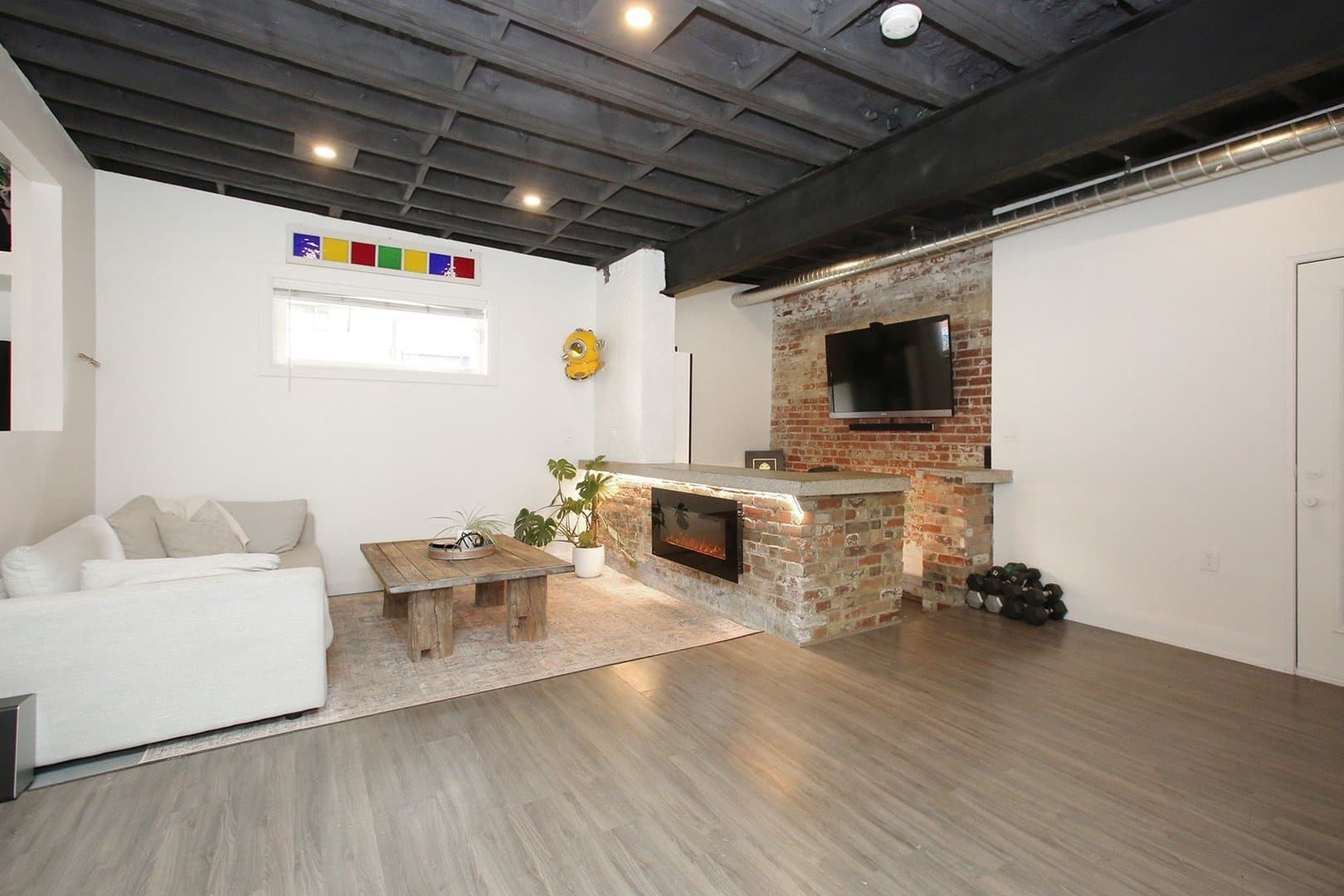 1233 Dundas Street East - Photo 4