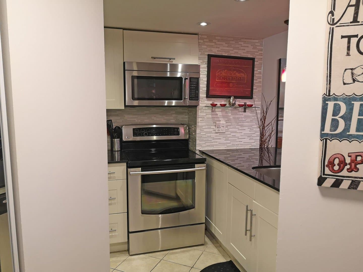 77 Maitland Place - Photo 3