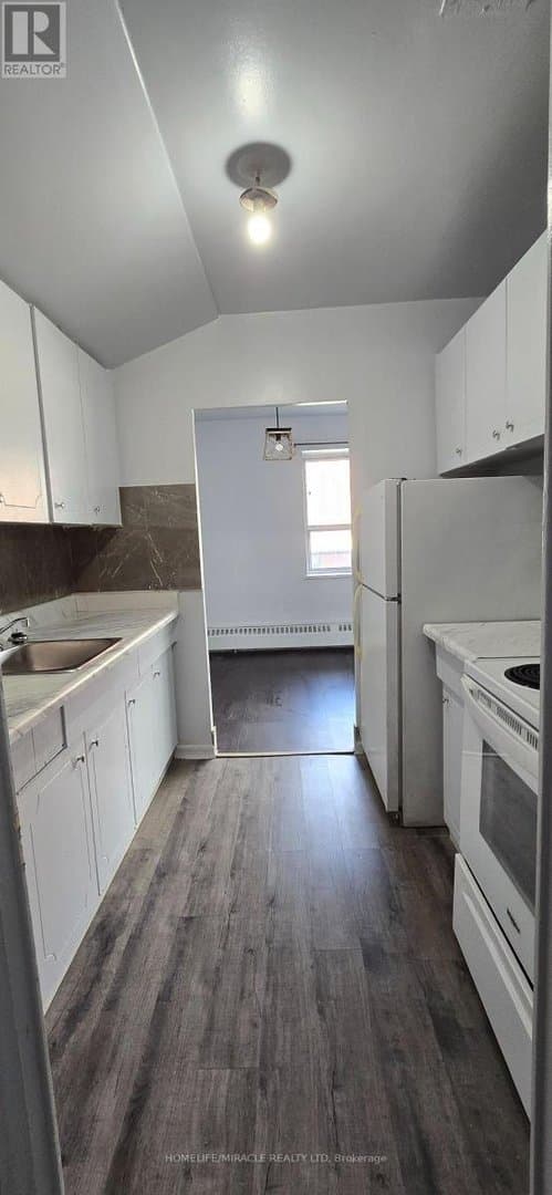 1651 Victoria Pk Avenue - Photo 4