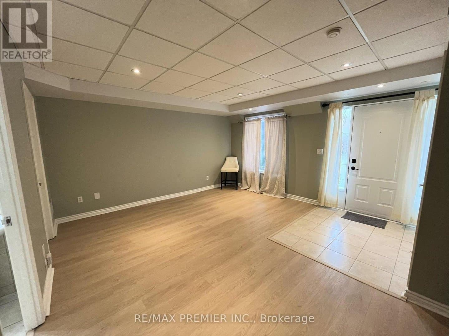 3055 Finch Avenue - Photo 2