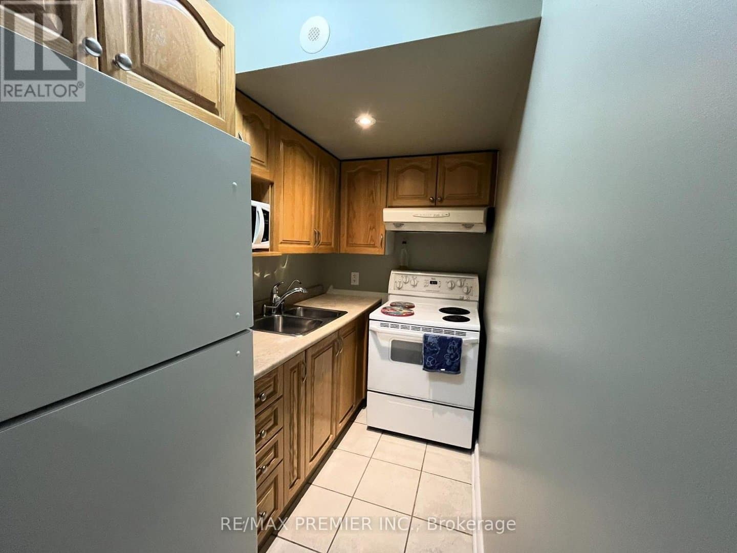 3055 Finch Avenue - Photo 4