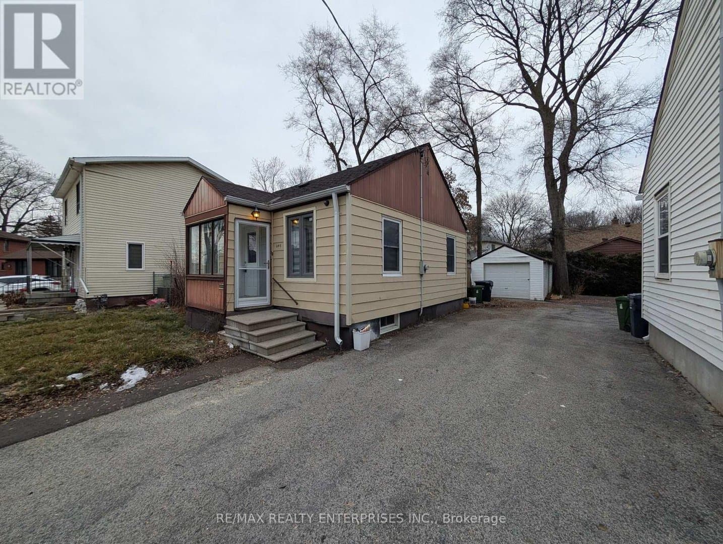 640 Trethewey Drive - Photo 2