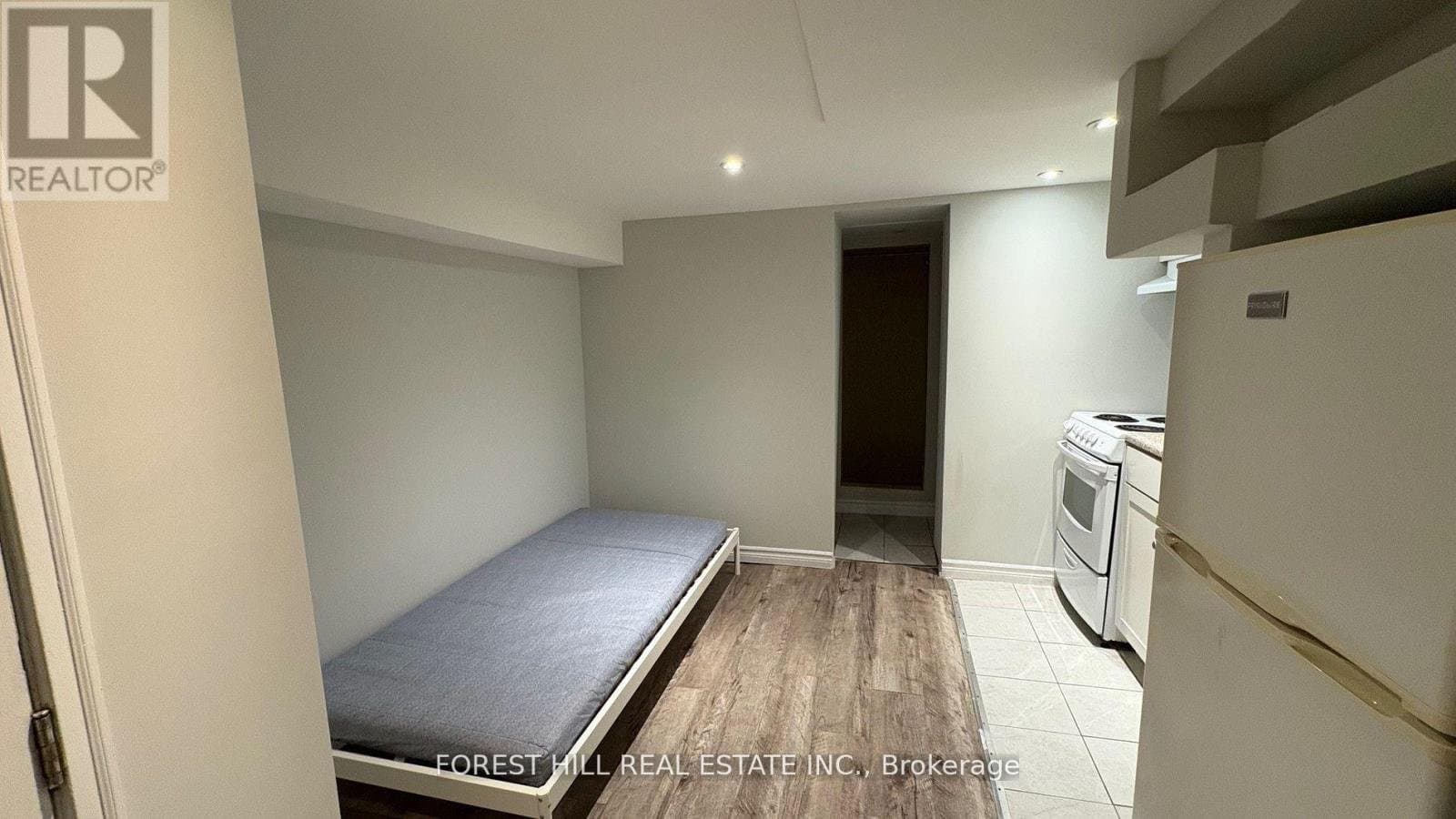 8 Poplar Plains Crescent - Photo 2