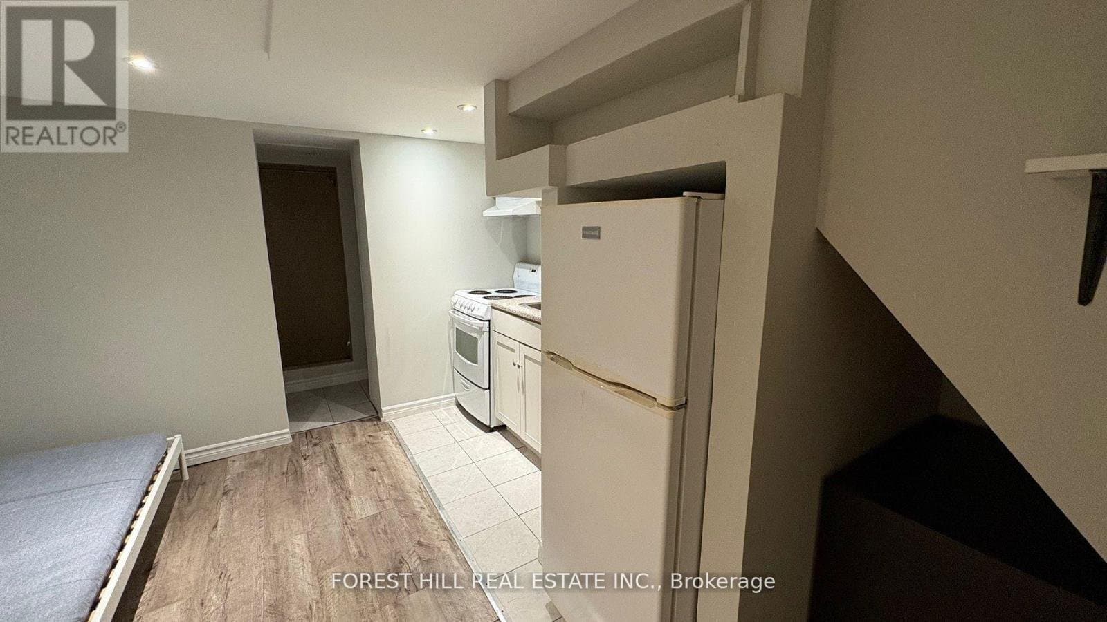 8 Poplar Plains Crescent - Photo 3