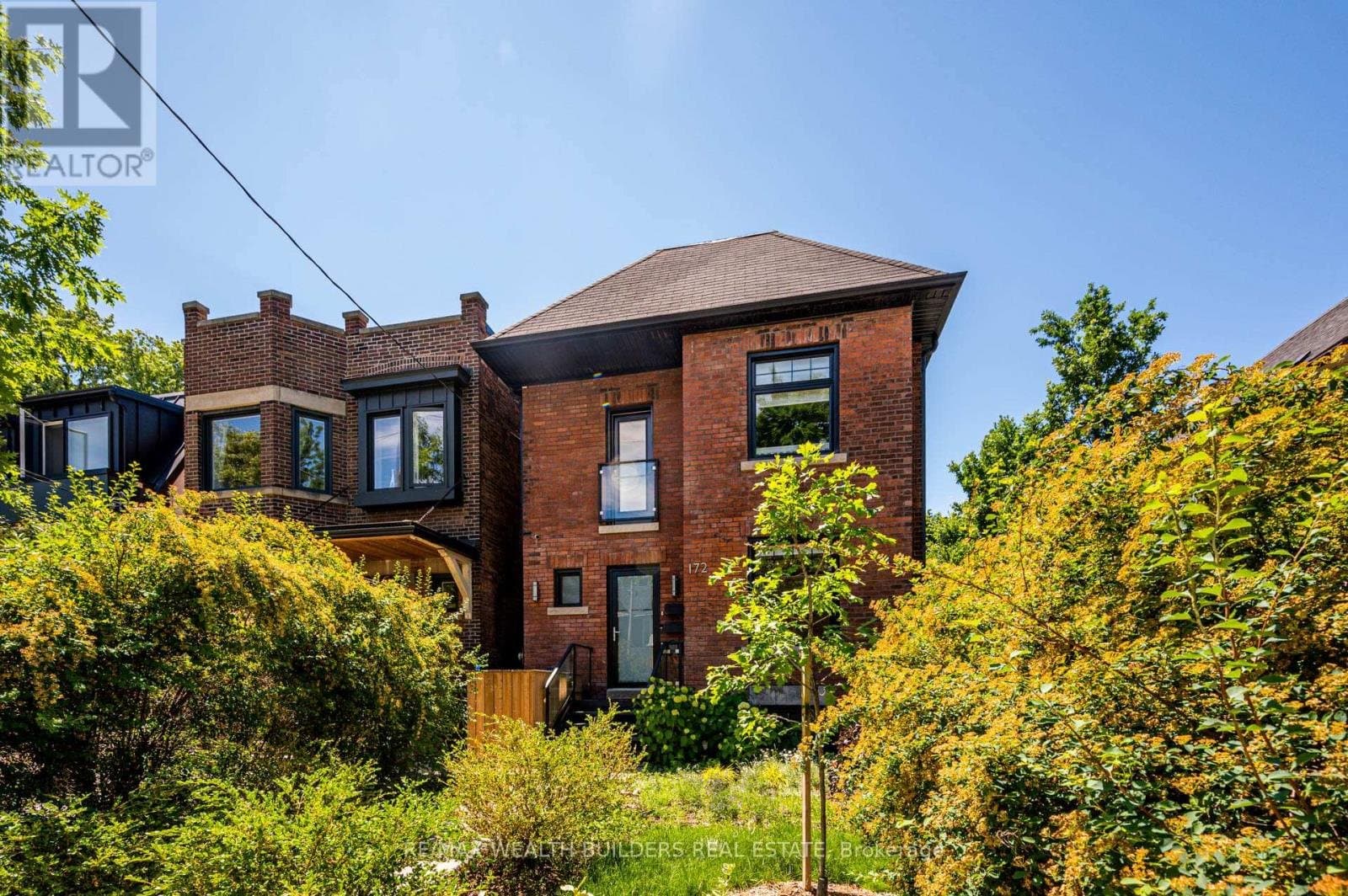 172 Indian Road Crescent - Photo 2