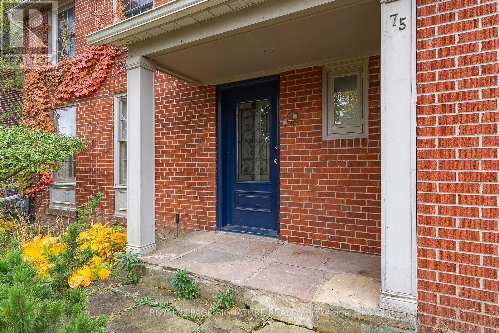 75 Lord Seaton Road - Photo 2