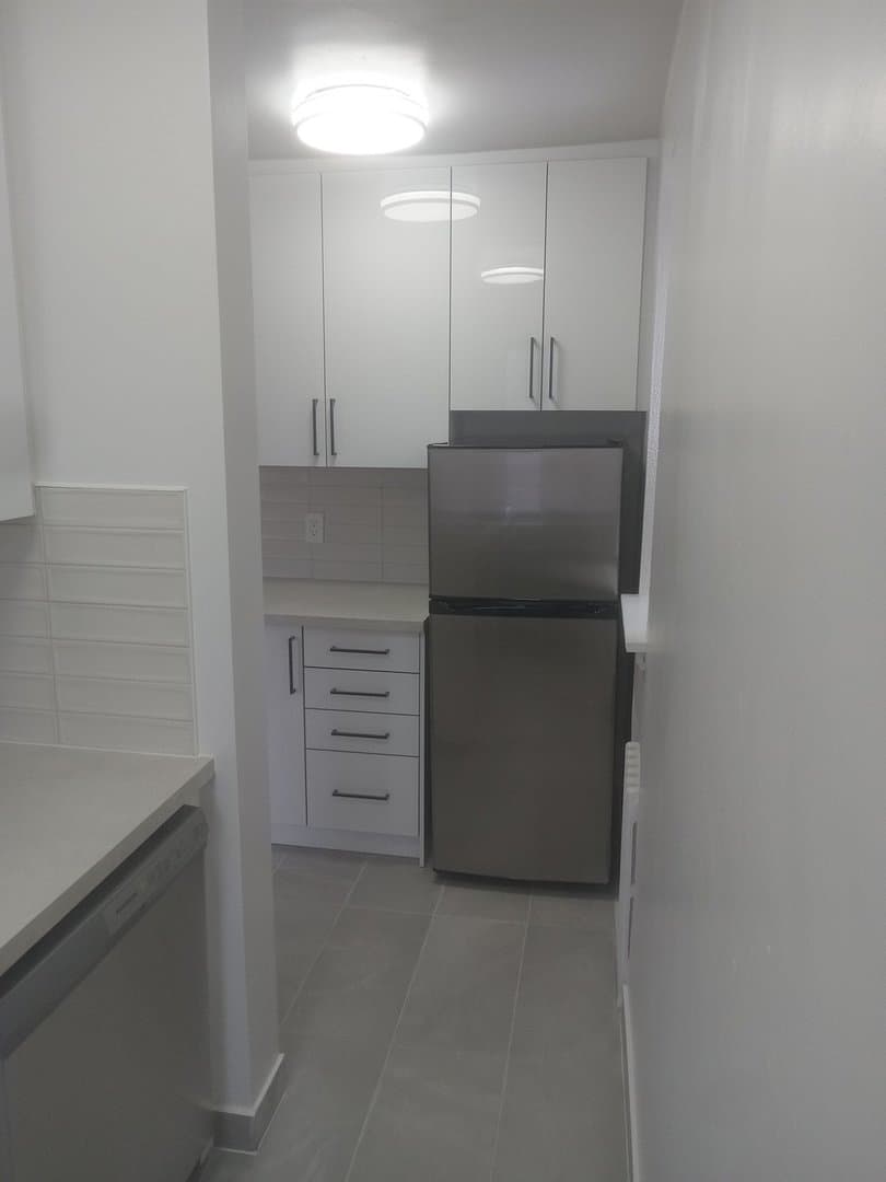 737 Kingston Road - Photo 3