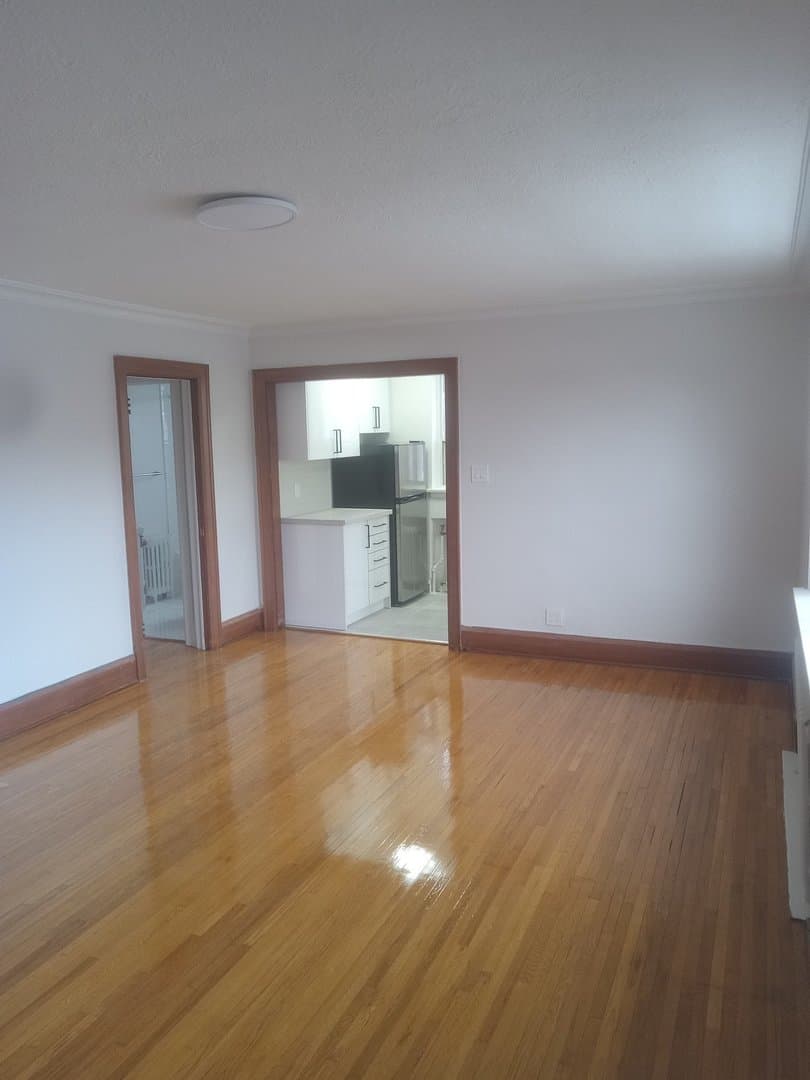 737 Kingston Road - Photo 4
