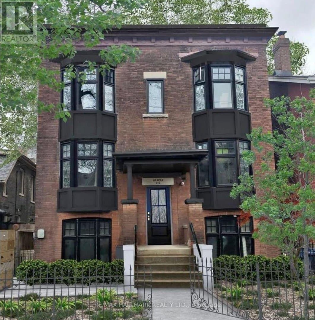 216 Seaton Street