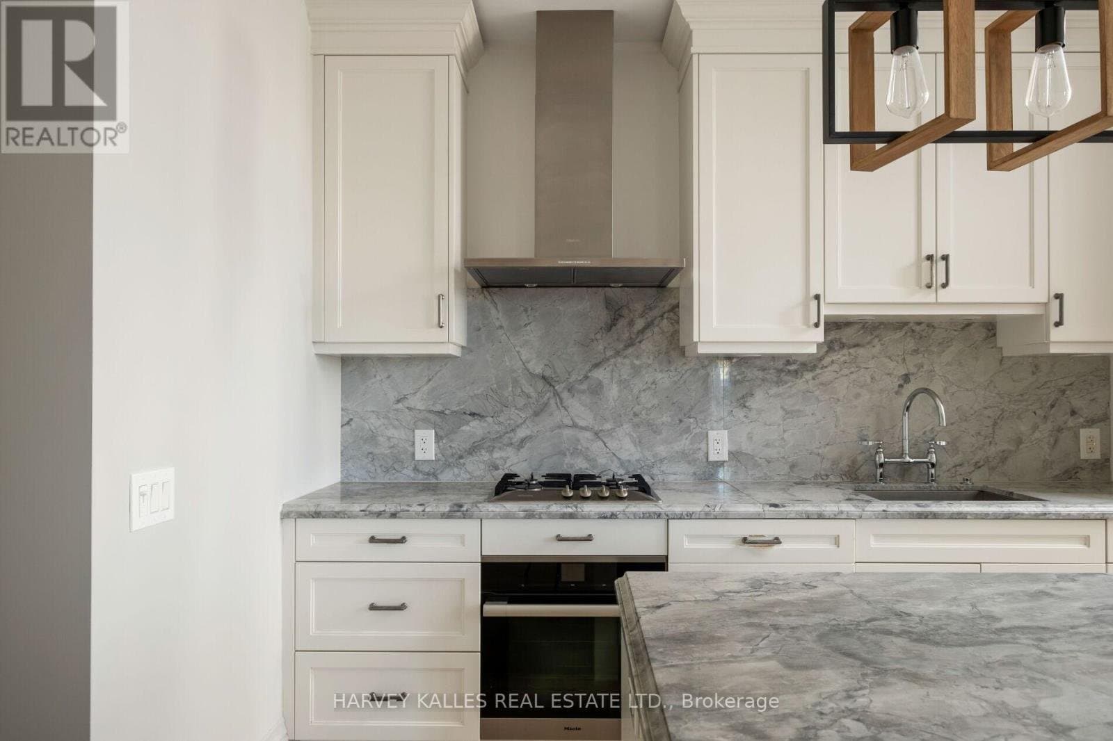 133 Hazelton Avenue - Photo 3