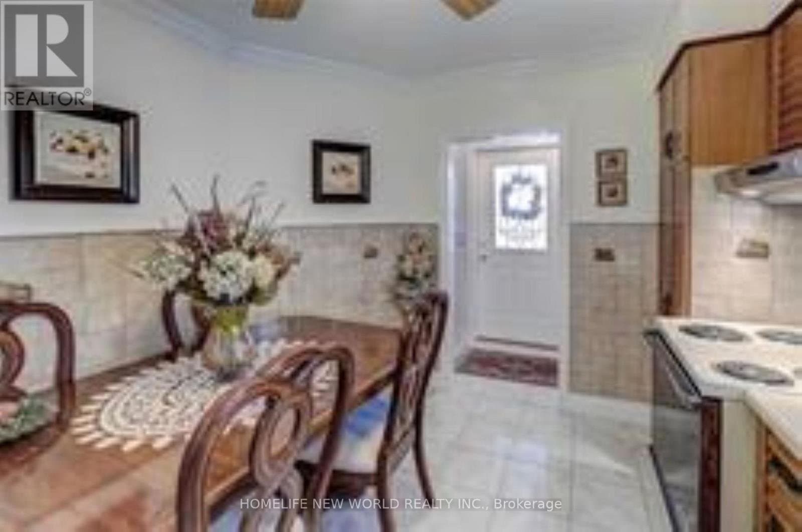 149 Lambton Avenue - Photo 2