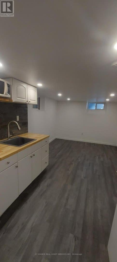 74 Burnaby Boulevard - Photo 1