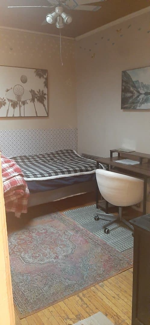 418 College Street - Photo 1