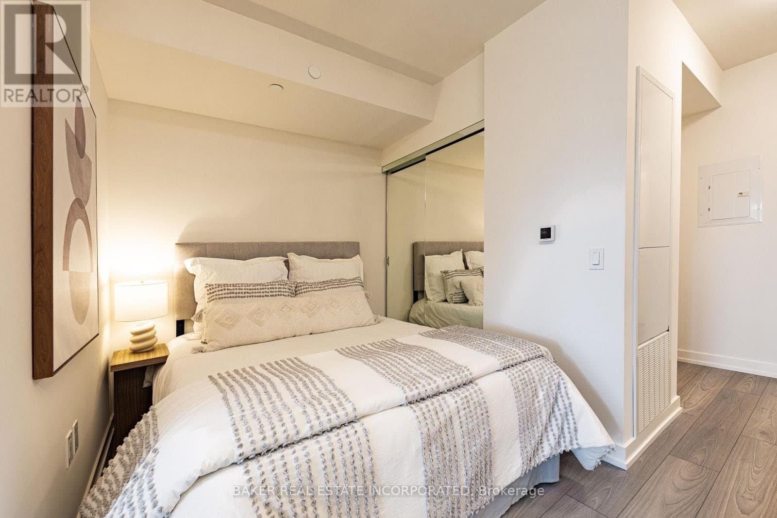 223 Redpath Avenue - Photo 3