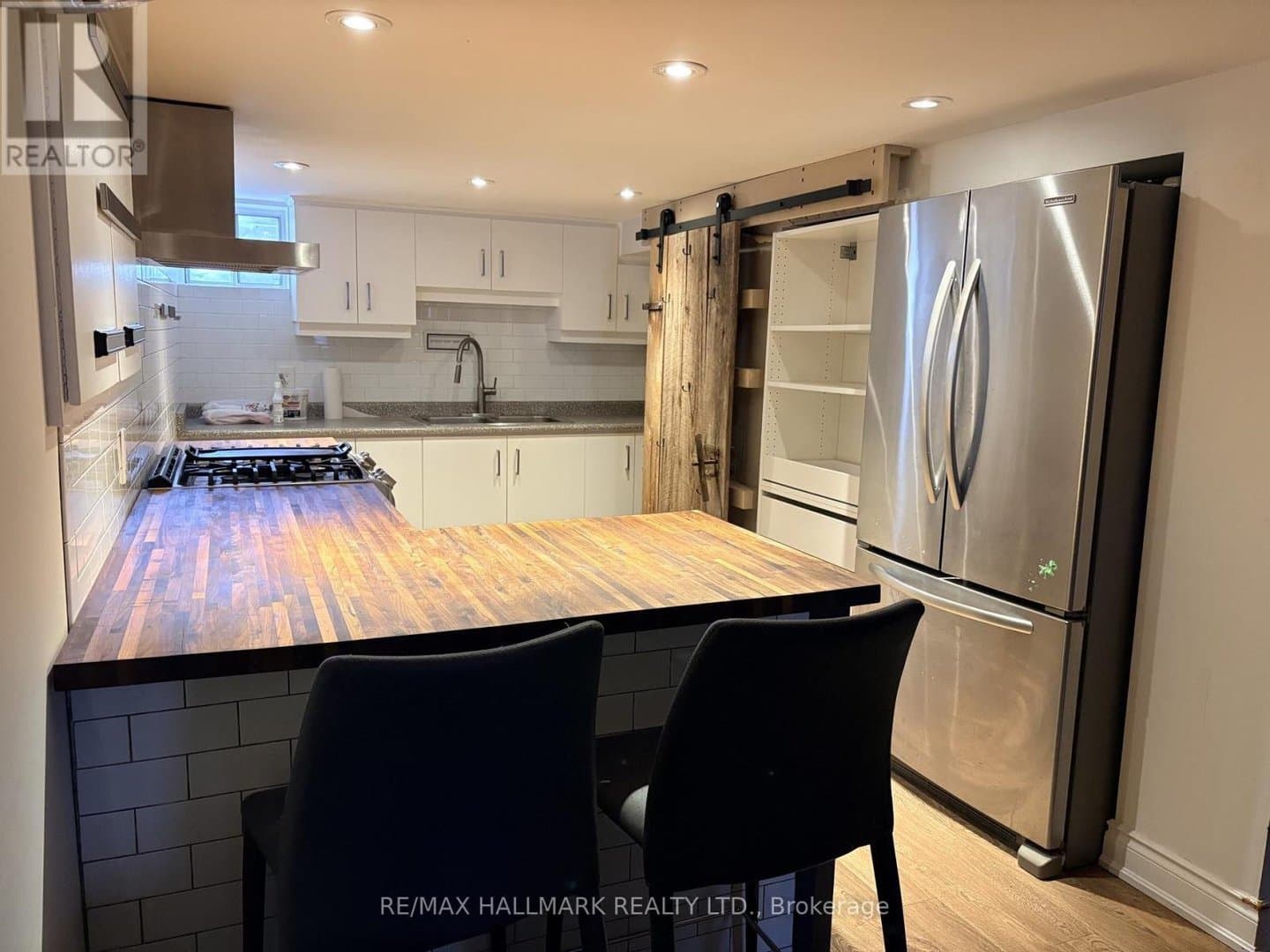 1381 Queen Street - Photo 4