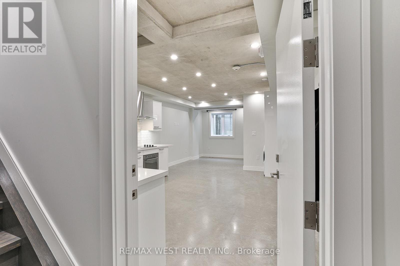 1745 Keele Street - Photo 4