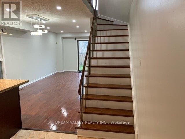 20 Glanvil Crescent - Photo 2