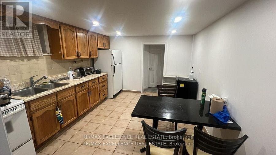 25 Garratt Boulevard - Photo 2