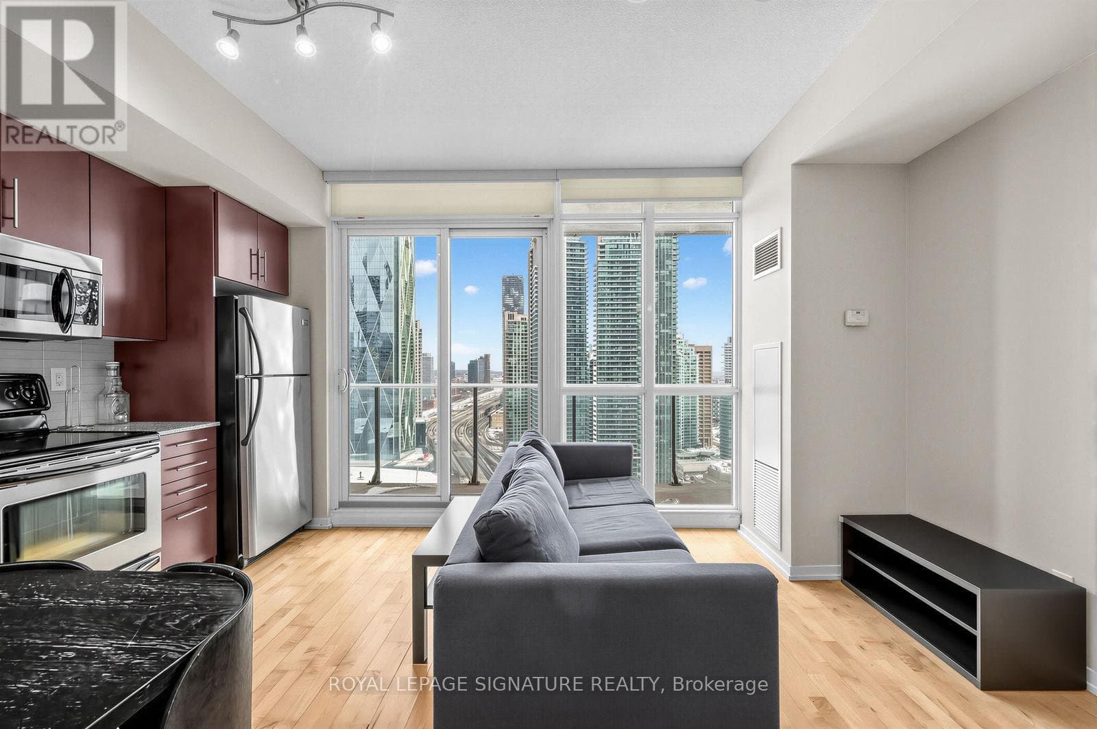 55 Bremner Boulevard - Photo 4