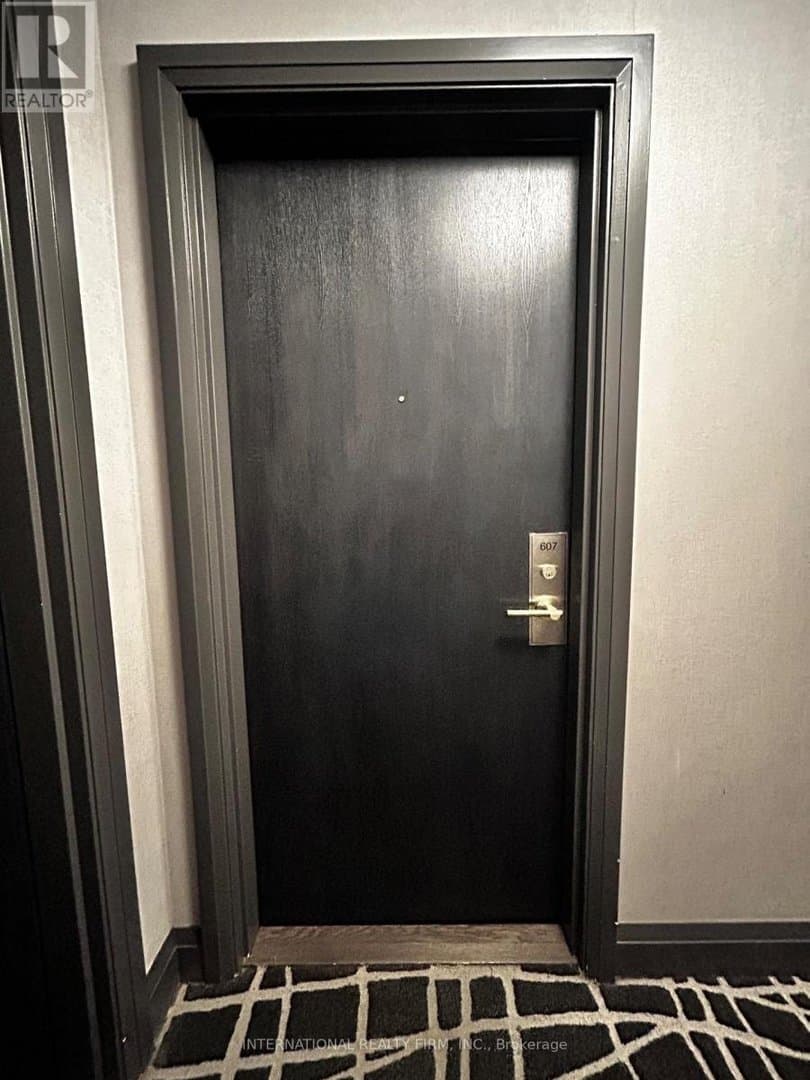 297 College Street - Photo 1
