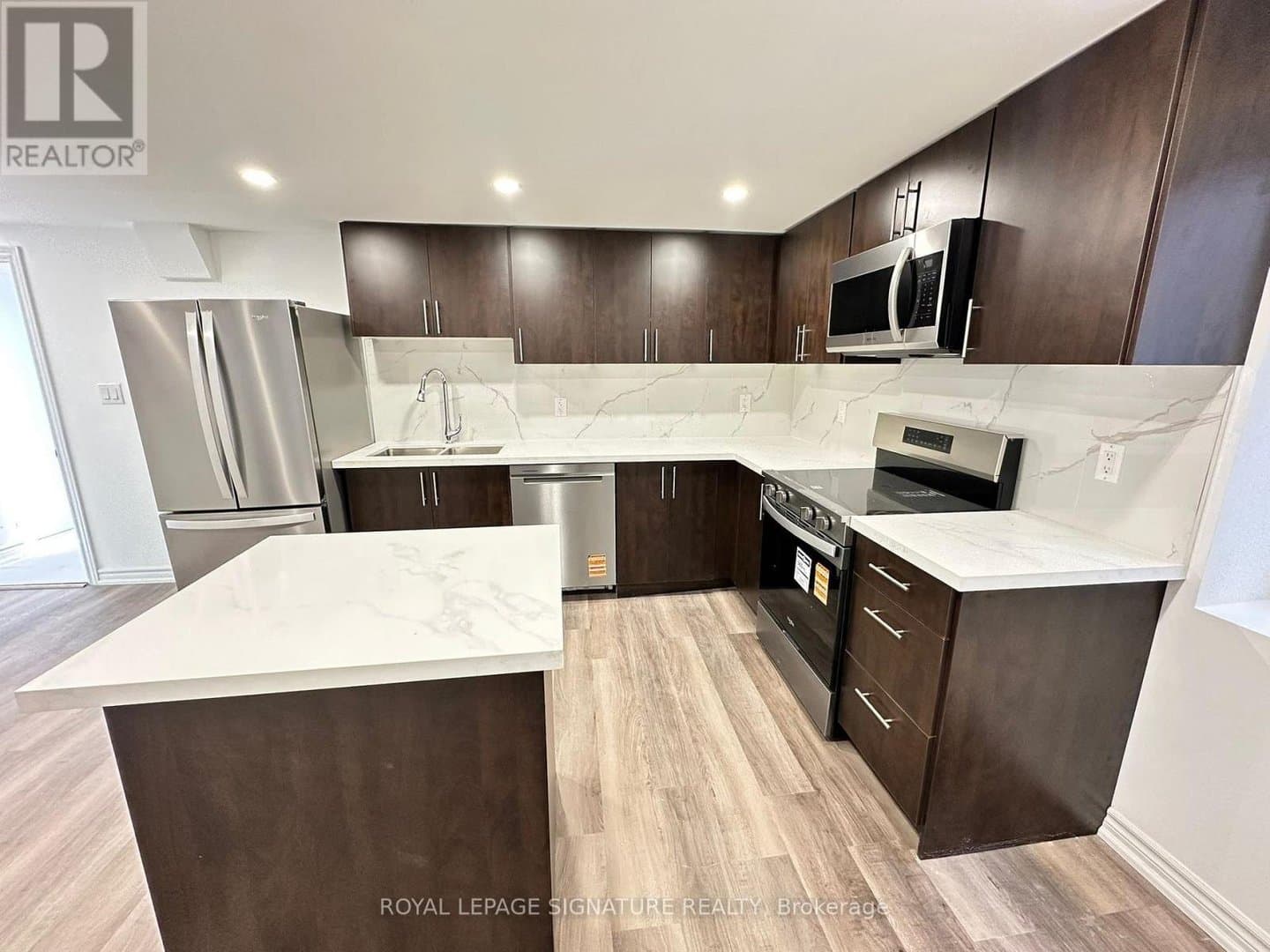 17 Tamarisk Drive - Photo 1