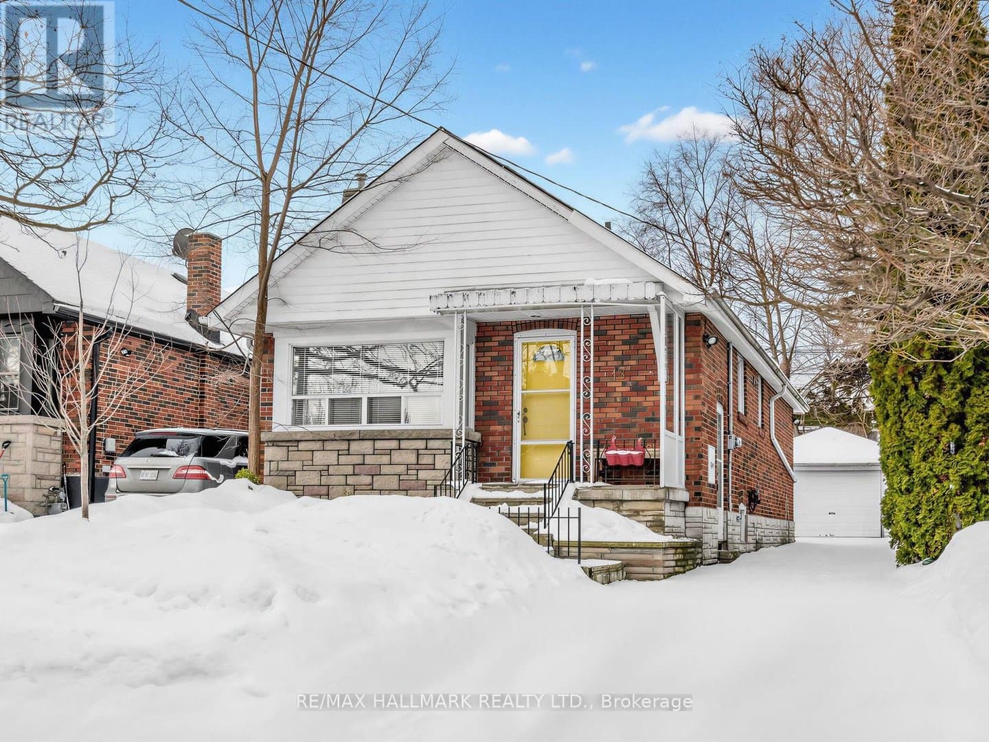 18 Roblin Avenue