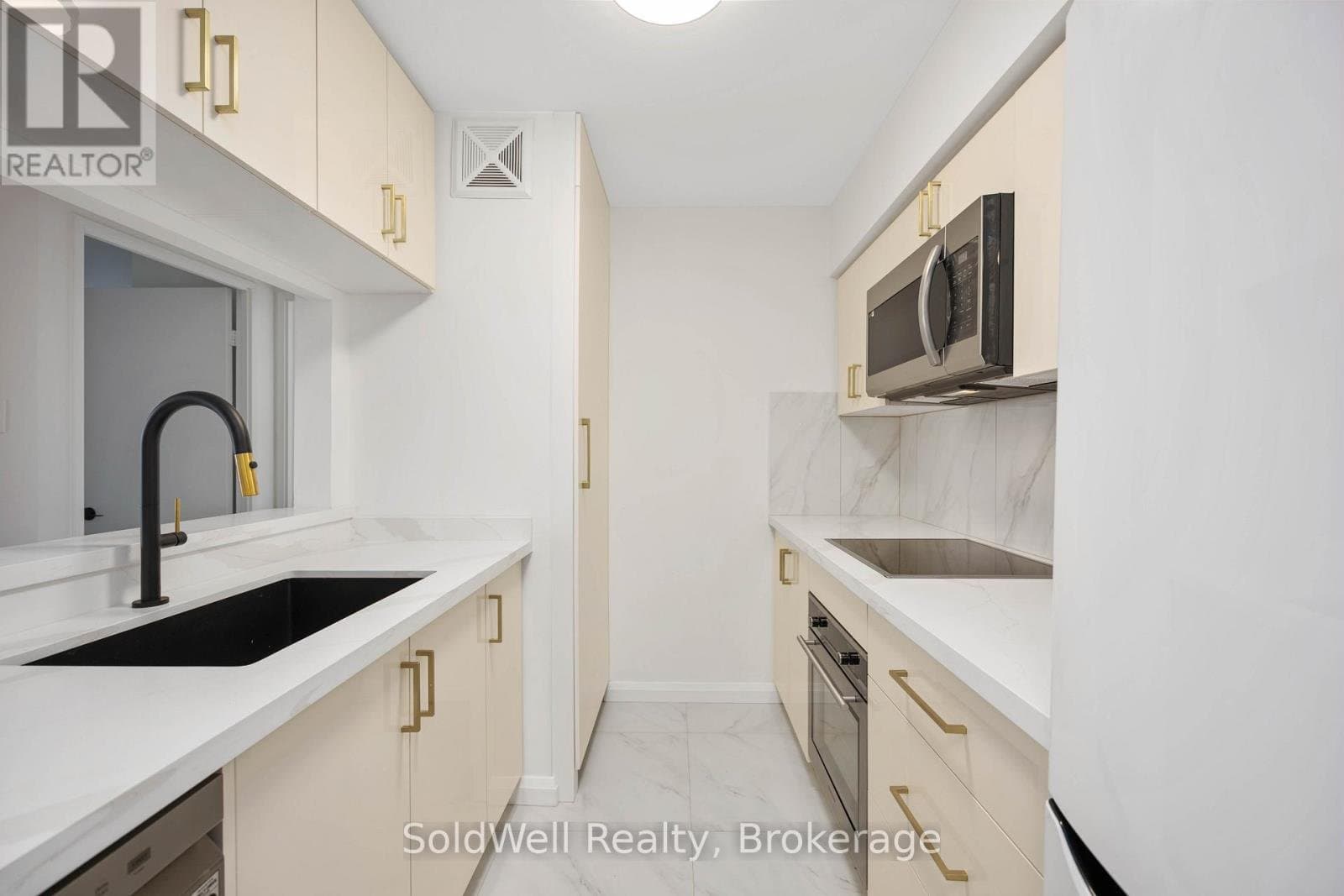 1055 Bay Street - Photo 4