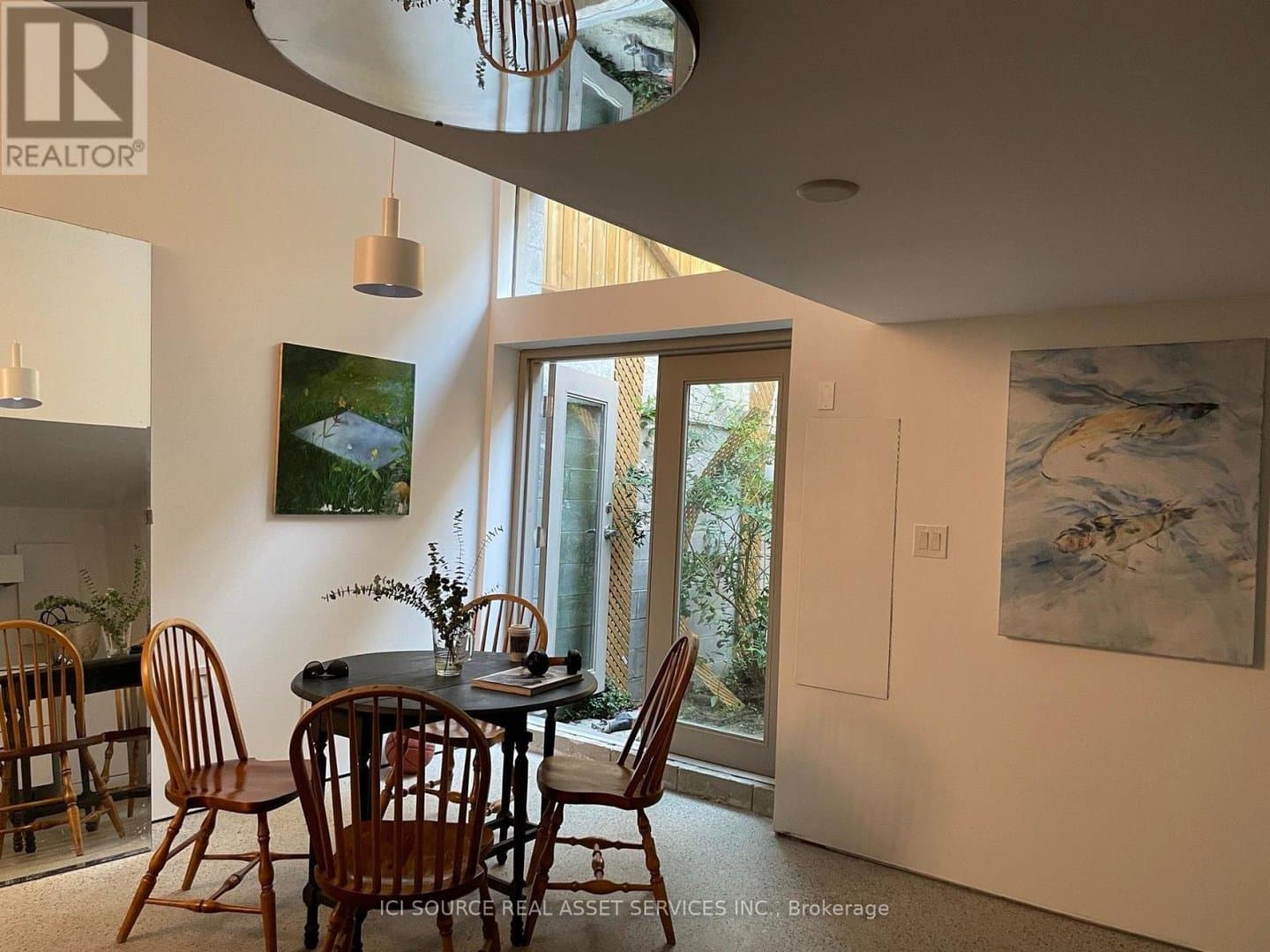 60 Beverley Street - Photo 2