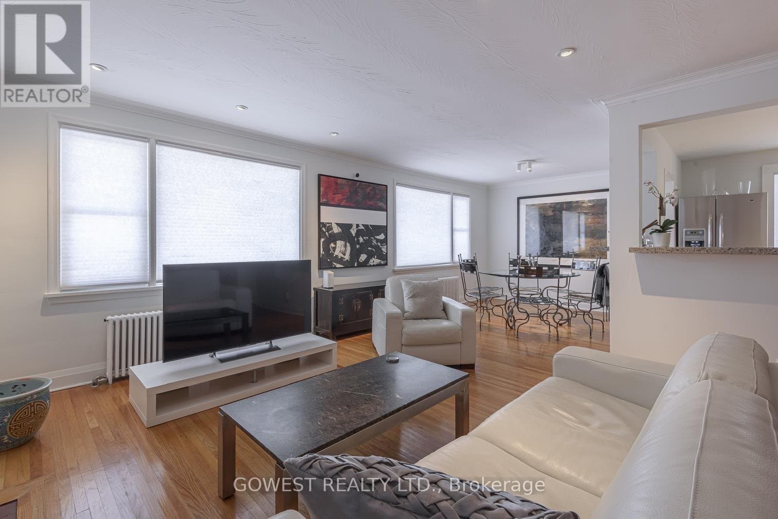 4613 Dundas Street - Photo 1